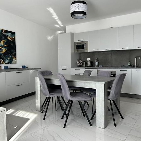 Exceptional 3-Bedroom Apartment, Sliema - Tigne Point! Eksteriør bilde