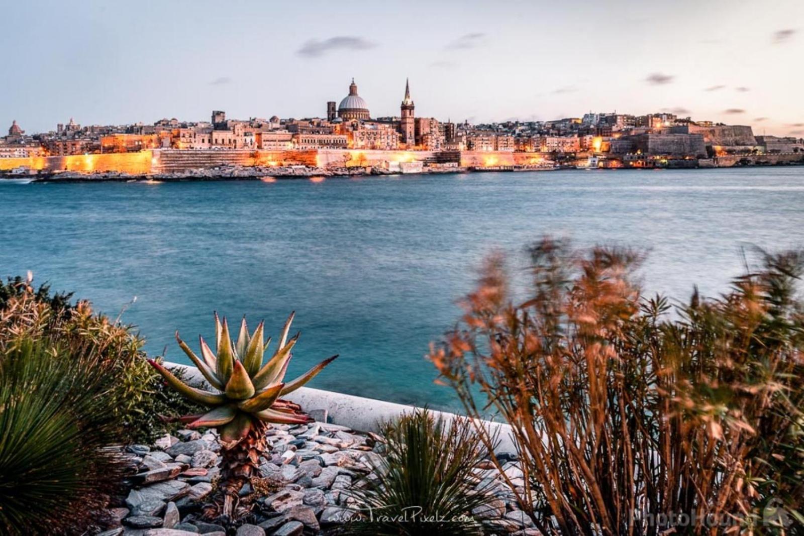 Exceptional 3-Bedroom Apartment, Sliema - Tigne Point! Eksteriør bilde