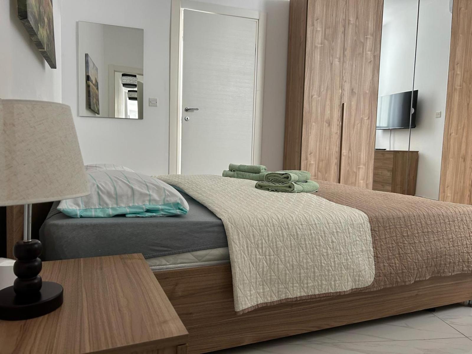 Exceptional 3-Bedroom Apartment, Sliema - Tigne Point! Eksteriør bilde