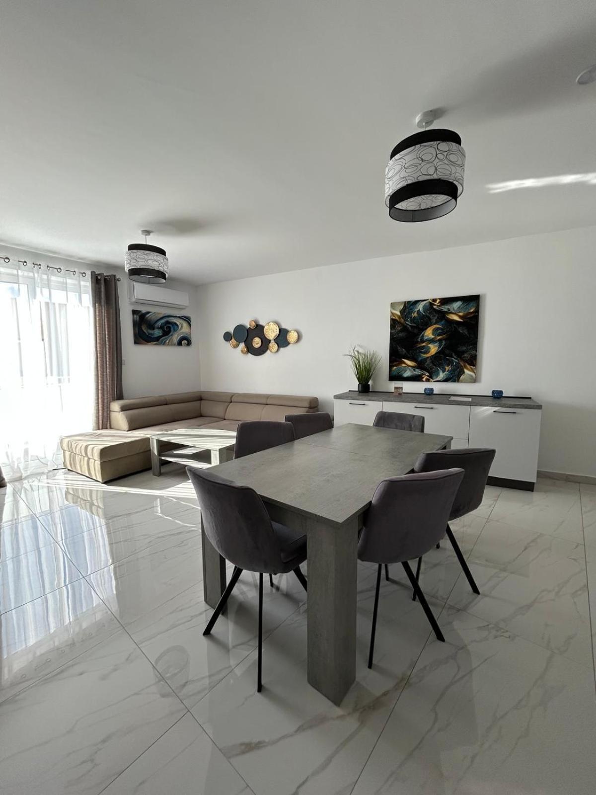 Exceptional 3-Bedroom Apartment, Sliema - Tigne Point! Eksteriør bilde
