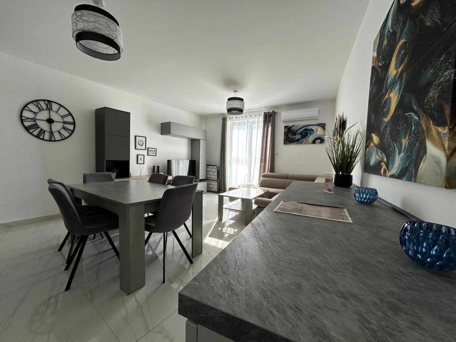 Exceptional 3-Bedroom Apartment, Sliema - Tigne Point! Eksteriør bilde