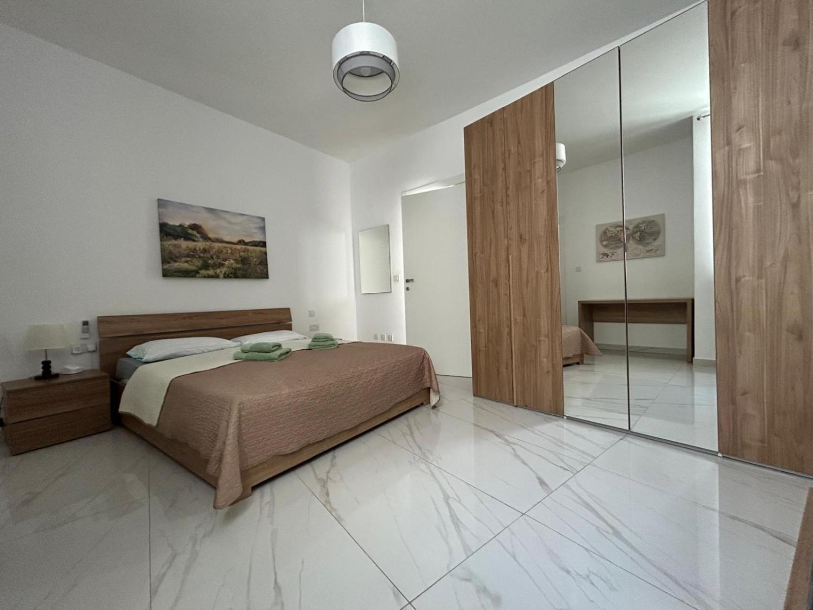 Exceptional 3-Bedroom Apartment, Sliema - Tigne Point! Eksteriør bilde